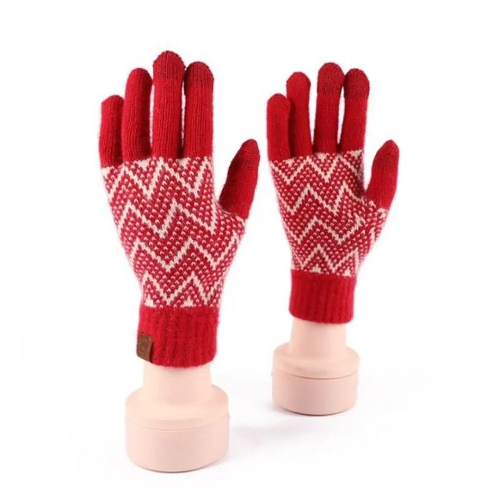 Heart Pattern Knitted Touchscreen Gloves